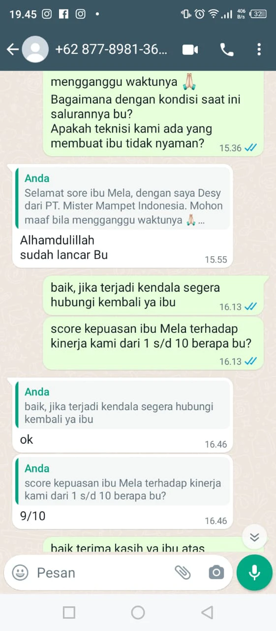 Foto pelanggan yang memberikan testimoni renovasi rumah