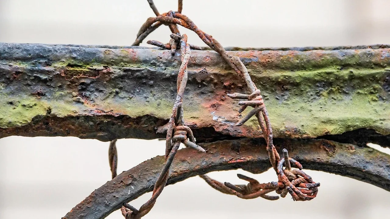 Anti Rust Paint Tropical Climate Fence
