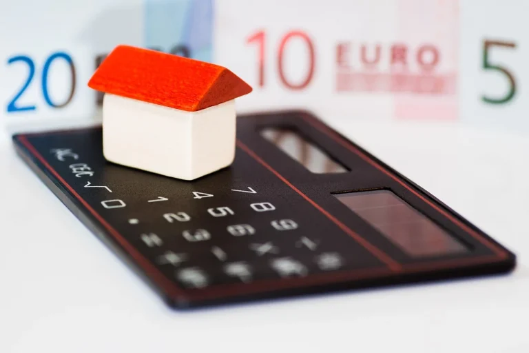 Calculator House Model