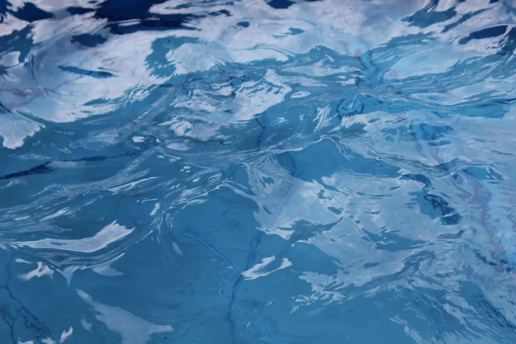 Modern Swimming Pool Small Backyard