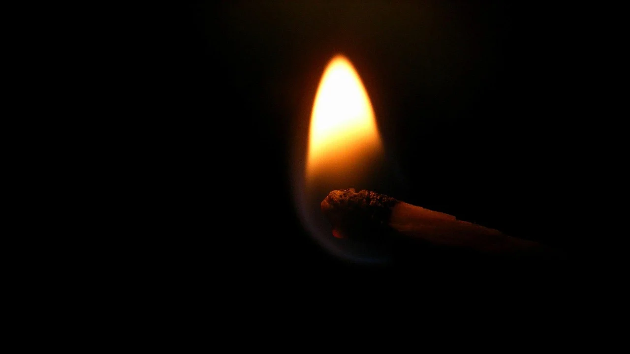 Flickering Light Burnt Outlet